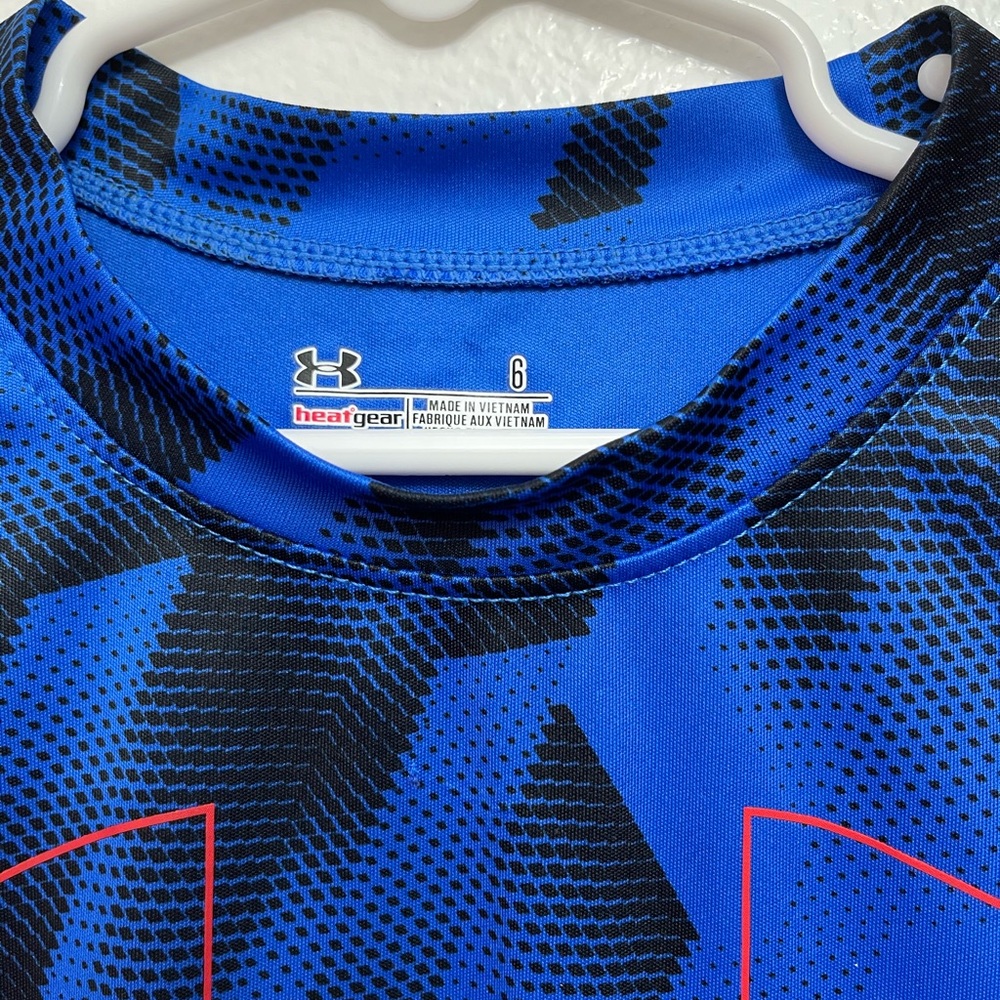 Under Armour Top - Picture 4 of 4